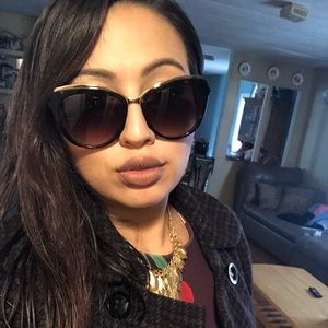 Meet your Posher, Dulce andrea